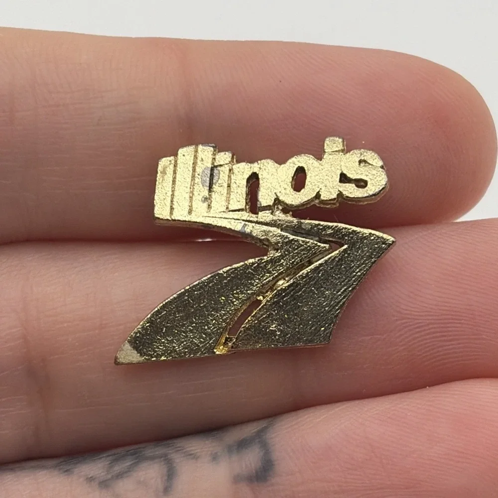 Illinois Tourism DCCA Gold Tone Vintage Lapel Hat Pin